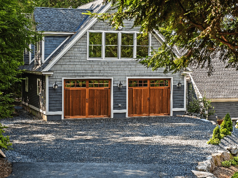 C.H.I. Overhead Doors - Overlay Carriage House