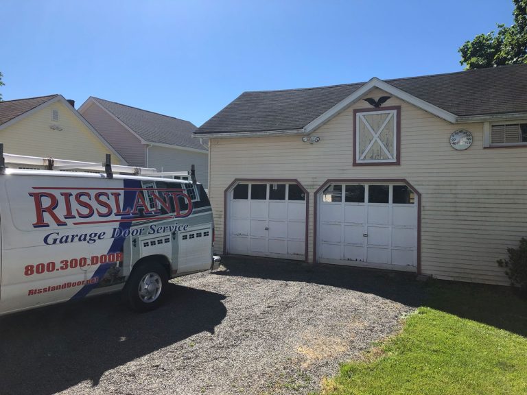 WHY YOU SHOULD HIRE A PROFESSIONAL GARAGE DOOR COMPANY